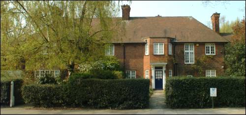 071 Hampstead Way